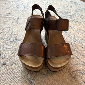 Pierre Dumas Sandals size 6